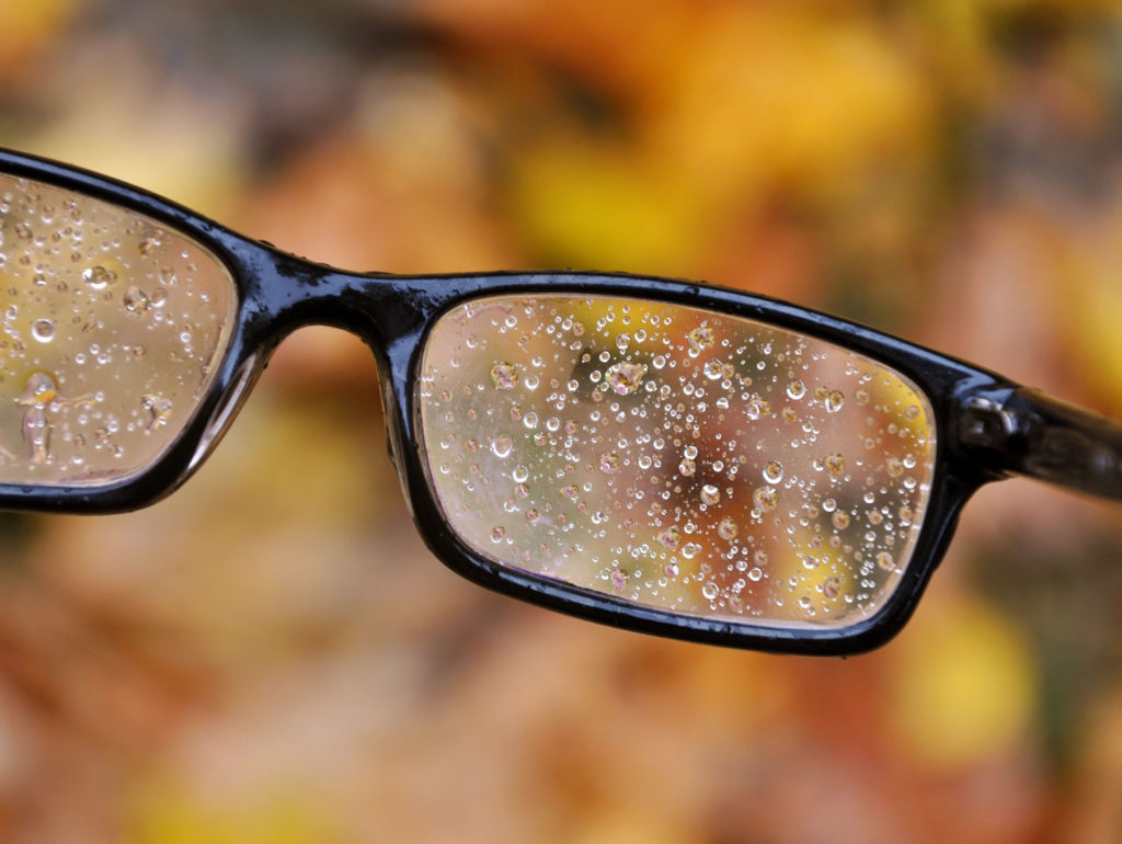 Ako sa zbaviť okuliarov na čítanie? 3 argumenty, ktoré hovoria za operáciu laserom