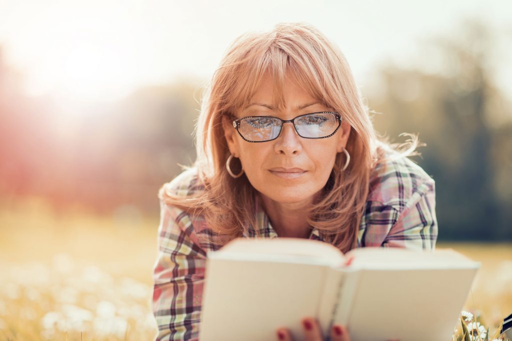 Okuliare na čítanie, alebo keď nám už zrak neslúži ako kedysi